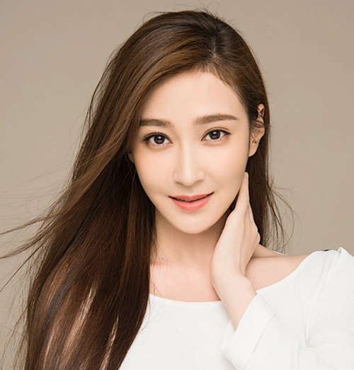 气质女星殷飞时尚写真 网友:现在这技术不好看也能拍好看