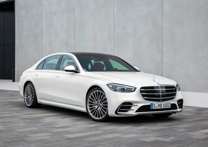 奔驰s级全球首秀你40岁时买不起就算不上成功