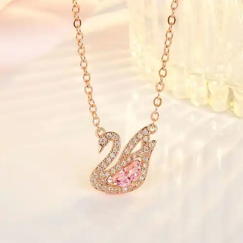 2024跨境热卖粉银色天鹅吊坠简约大方清新优雅项链百搭饰品批发