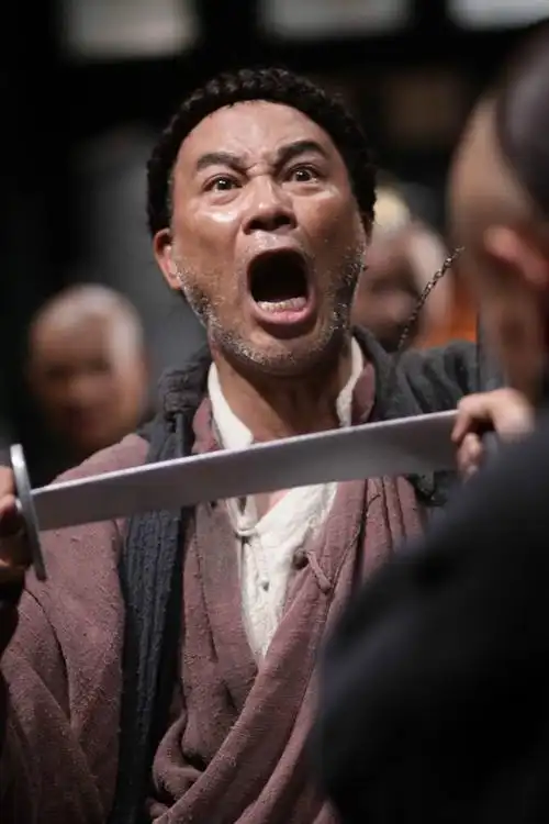 p>电影《十月围城》由 a target="_blank" href="/item/陈德森