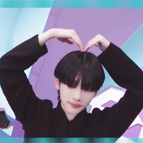 80f了噢噢,我飞嘎油的周震南替我比心