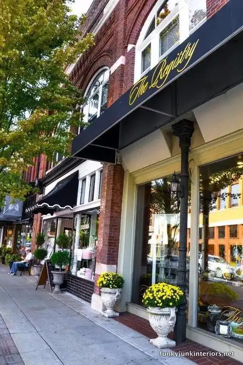 一组国外店面门头设计图