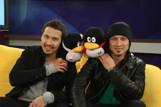 摇滚组合,由哥哥 a target="_blank" href="/item/夏利奥/8579641"