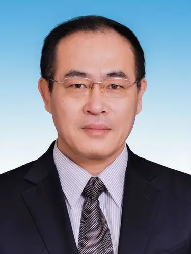 法学博士,中学高级教师,现任中共大连市委常委,大连市人民政府副市长