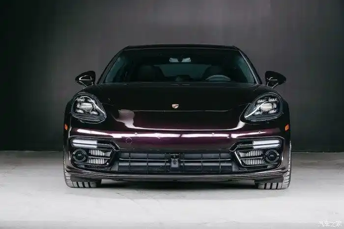 酒红色的保时捷外观真是优雅豪华内饰给人一种舒服的感觉香