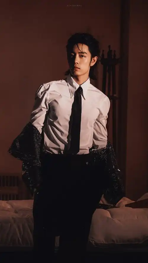 肖战龙年开工照