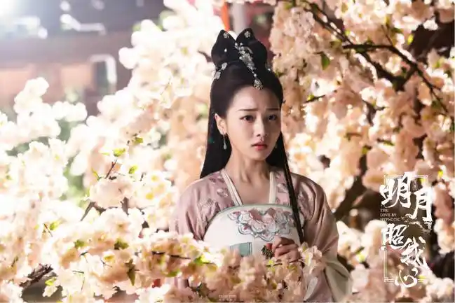 凌美仕明月照我心热度不减甜中带虐哭戏惹人怜