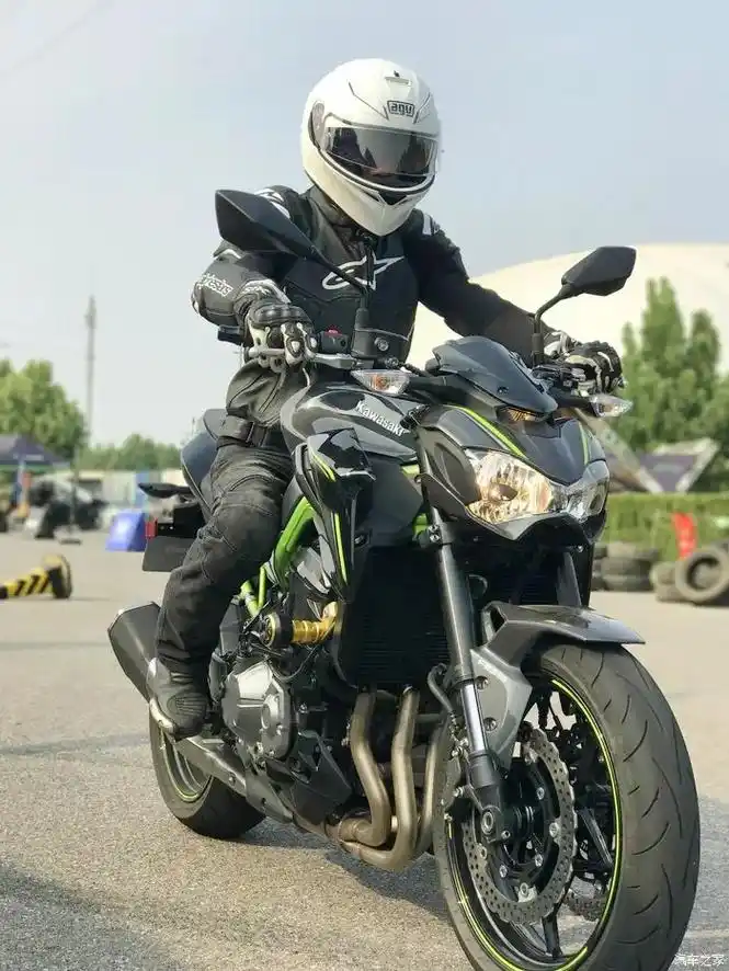 川崎z900 #峰山国家森林公园 #只有照片能记录这份珍贵 - 抖音