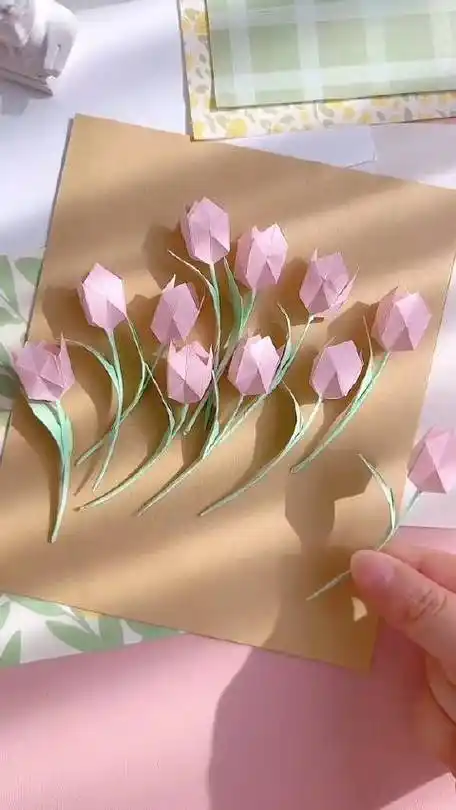 春花折纸教程上新##手把手教你折一朵郁金香