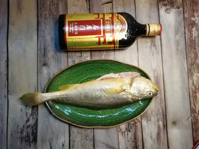 酒蒸黄瓜鱼酒香鱼肉嫩滋补又美味