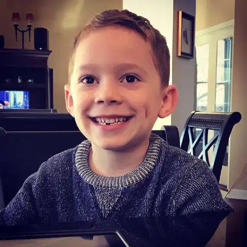 假笑男孩gavin thomas