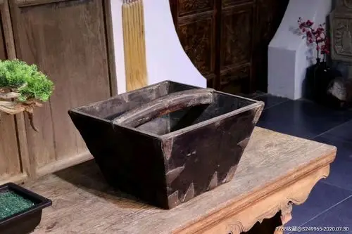 点评:0浏览量:备注:【斗】老物件*古代粮食量具*日进斗金老米斗*尺寸