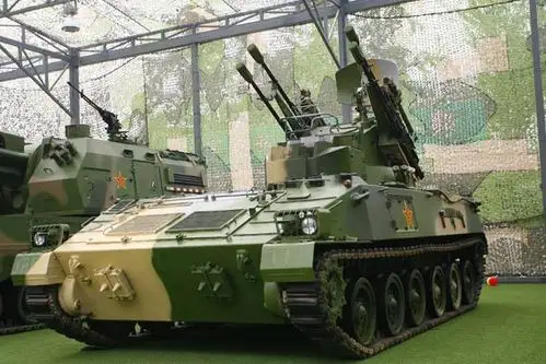 《装甲车辆》网日前刊文称,中国研制的95式弹炮结合自行防空系统还不