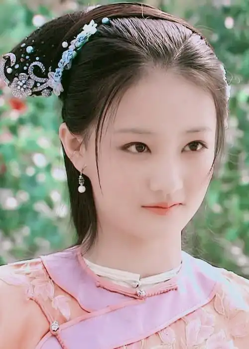 1994年12月28日,徐璐出生于内蒙古呼和浩特.