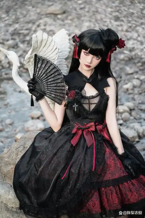 洛丽塔|当新中式遇上哥特系,古典中又带有一丝神秘和性感