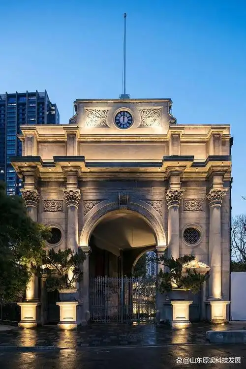 上海宝格丽酒店无疑是上海酒店的"王牌"之一,坐落于被称为" 上海黄金