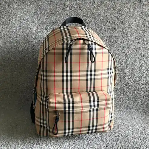 burberry巴宝莉格纹双肩包