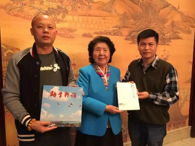 拜访老书记万绍芬