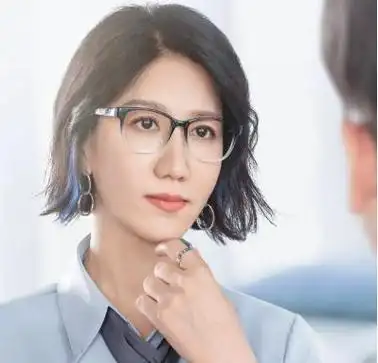 这无疑是易立竞职业生涯中一次格外独特的采访体验.