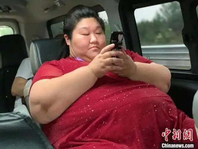 400斤超胖女孩9个月减180斤立志成为减肥健身博主