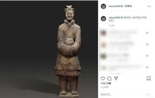实物曝光!edc陈冠希新"兵马俑"明年初发售