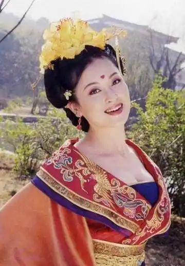 "金庸女郎"王璐瑶中俄混血,被万梓良小三后,嫁百亿富豪_时候_李辙