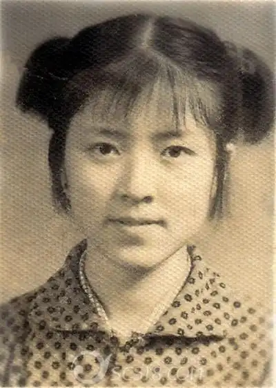 七十年代中期在江油中学读 高中 的本文作者赵敏的学生证照片