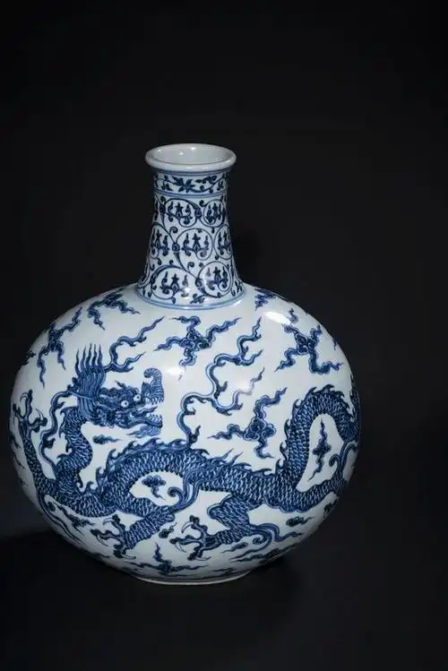 宋韵61sonya auctioneers (hk)清 青花龙纹抱月瓶 海外藏家旧藏