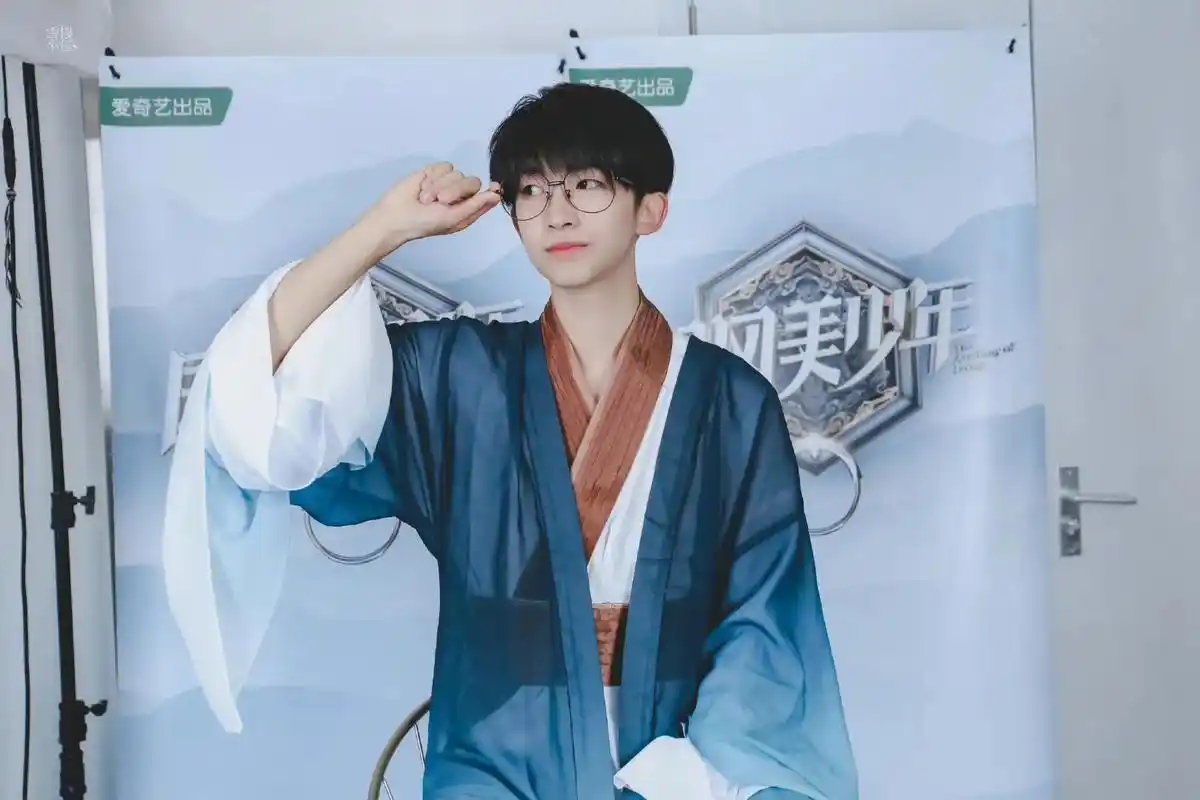 刘宇 #国风美少年 #宝藏男孩 #可甜可酷可温柔 #国风正 - 抖音