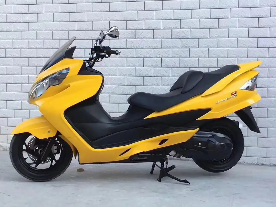 实拍铃木踏板车天浪250!