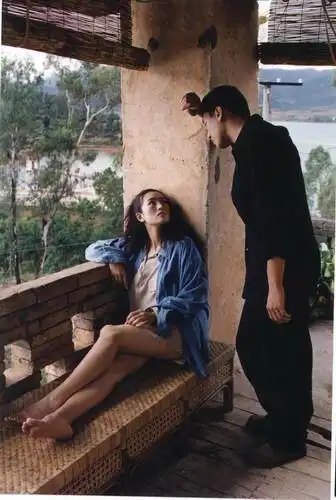 《周渔的火车》:沉重的肉身