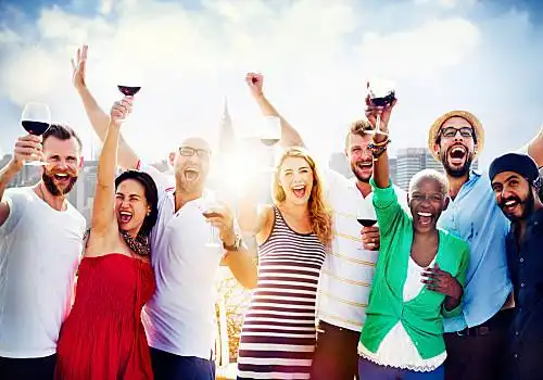 两个,高兴,男人,站立,抱臂,头像,灰色背景年轻人,夏天,海滩,聚会,概念