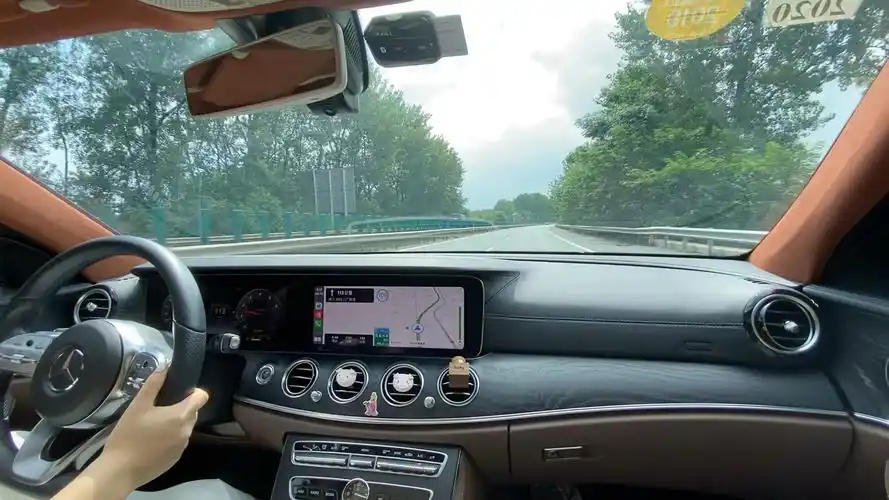 今天坐副驾#汽车##奔驰