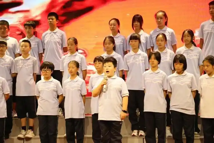 诗中秋颂国庆学海中学隆重举行诗歌朗诵比赛初一篇