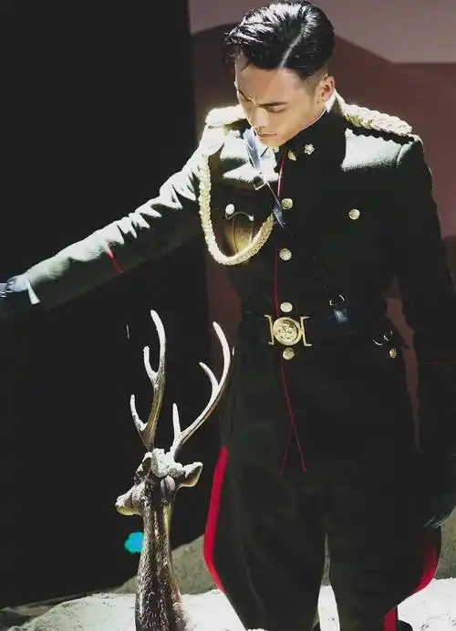 原创认可度极高的军阀形象气质出众颜值俊美观众军装界天花板