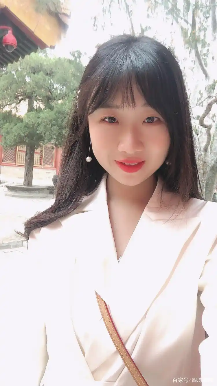 成都相亲网 93年女生,上得厅堂下得厨房,喜欢旅游,看书,烹饪