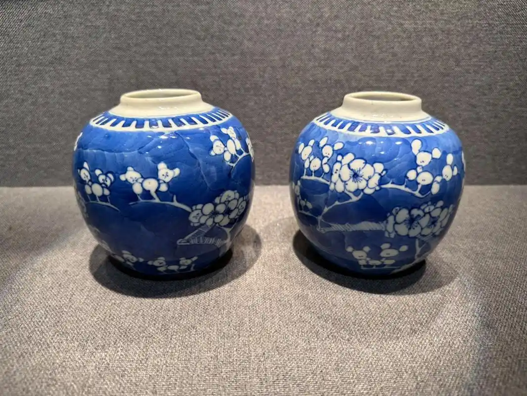 清代 青花冰梅罐一对