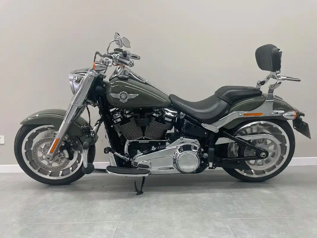 哈雷肥仔 fat boy114#机车 #每个男人 - 抖音