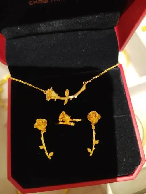 周大福玫瑰三件套