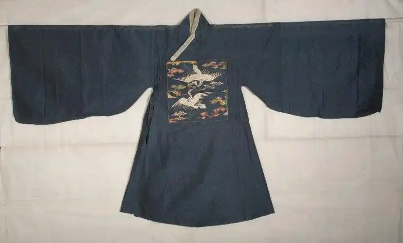 阙里衣风衣上云服饰上的云纹