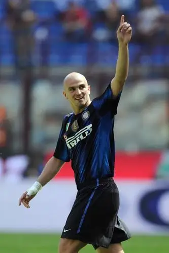 幻灯:超新星庆处子球 帕齐尼坎比亚索击掌相庆