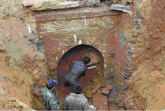 明朝王爷墓,墓门大开一千多年,宝物竟一件也没有丢失!