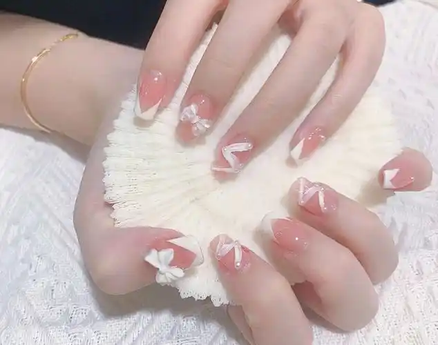 温柔斜边法式最新美甲 【图】