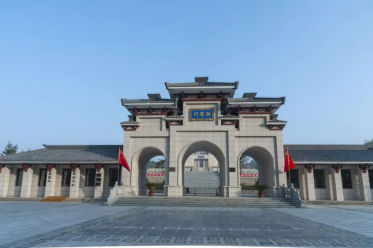 今天,我要带大家一起探索宁波象山影视城,一起开启一段穿越时空的奇幻