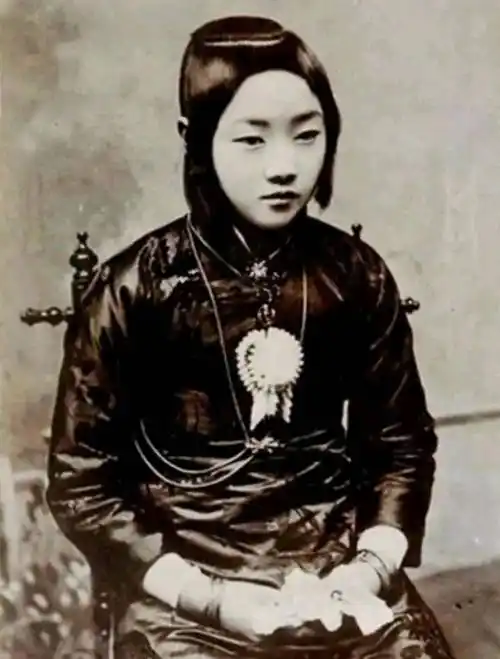 之一:刘喜奎1922 年,第一次直奉战争爆发,曹锟不顾与张作霖的姻亲关系