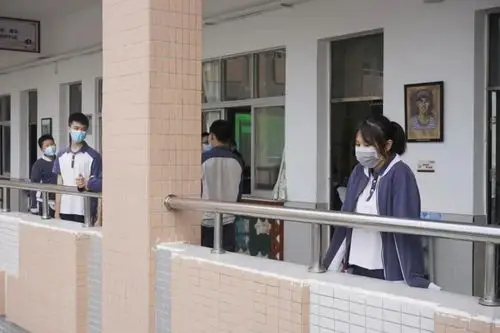 我们回来啦金湾区首批学子返校第一天是这样的