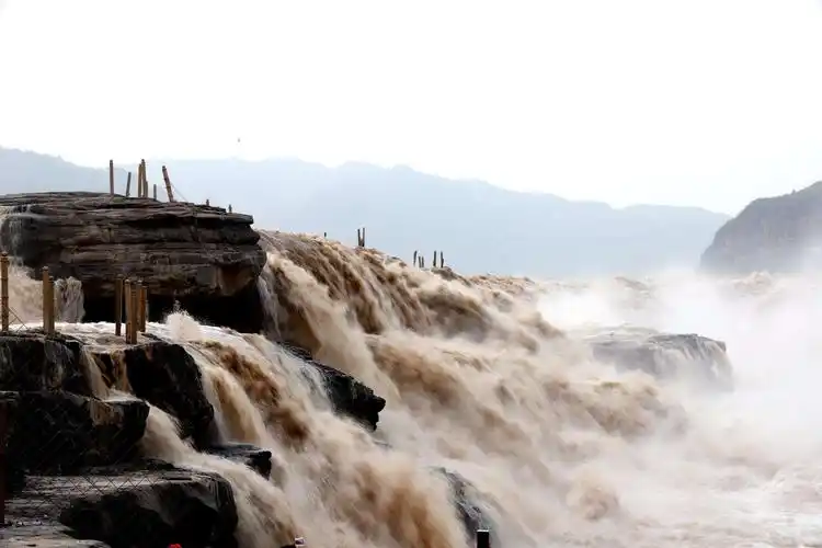 世界奇观黄河壶口大瀑布