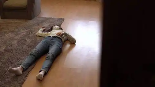 因为关于无呼吸说谎采用指已提到的人床年幼的男孩睡眠和口敞开的打呼