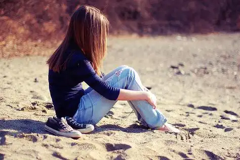 唯美意境忧伤女生