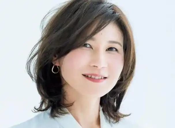 好发型效果宛如换脸选对发色显年轻40岁中年女人值得借鉴